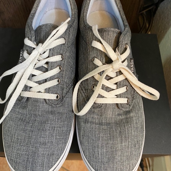 Vans - Picture 3 of 4